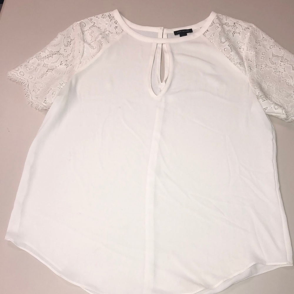 Extra small and Taylor white/ivory beautiful top